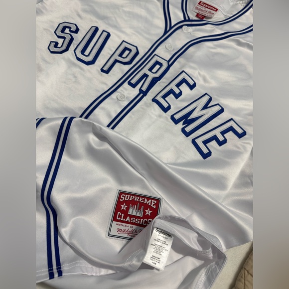 Supreme - Picture 10 of 16